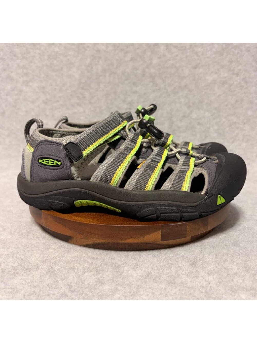 Keen Sandals Kids Sz 2 Newport H2 Sandals Gray Green Closed Toe Hiking Drawstrin
